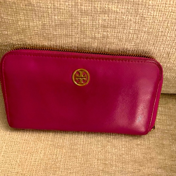 Tory Burch Zip Around Wallet - Picture 1 of 9
